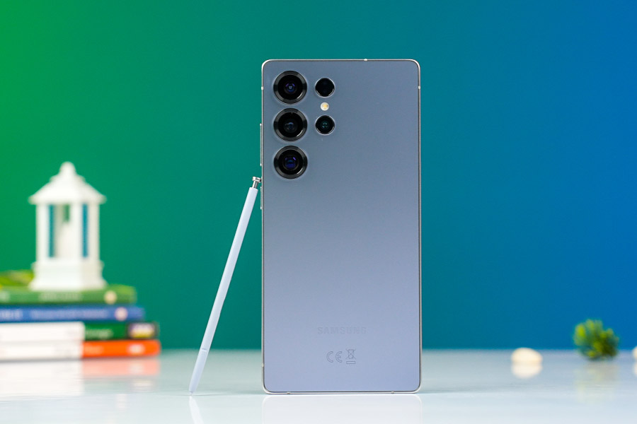 Samsung Galaxy S25 Ultra Design