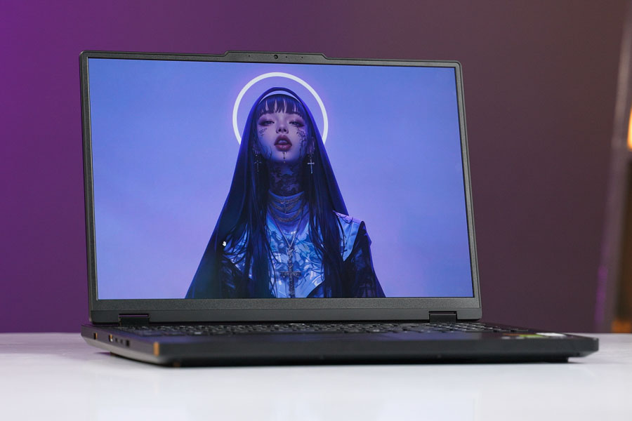 Lenovo Legion Pro 5i (2025) - Display 2