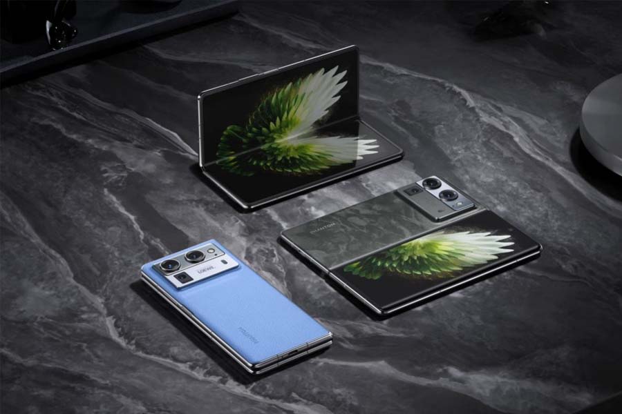 Tecno Phantom V Fold2 Display and Design